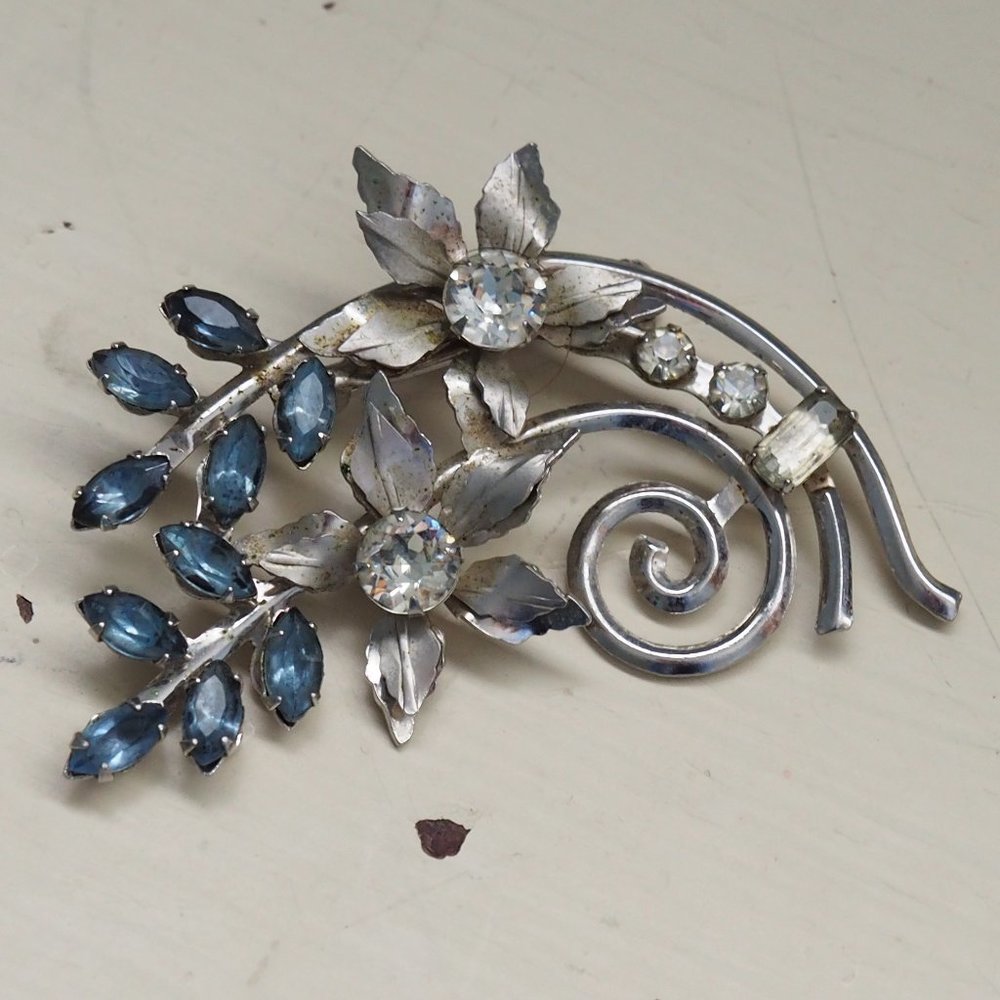 Vintage Blue and Silver Floral Bouquet Brooch - Picture 8 of 9